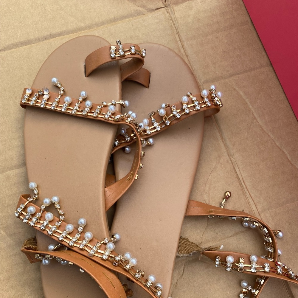 Pearl Sandals Sz 7